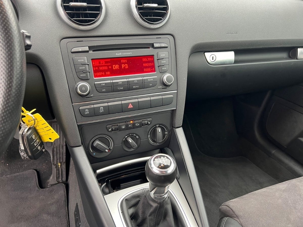 Audi A3 Cabriolet 1.6 TDI  Manual, 5-trins, 105ps, 2011