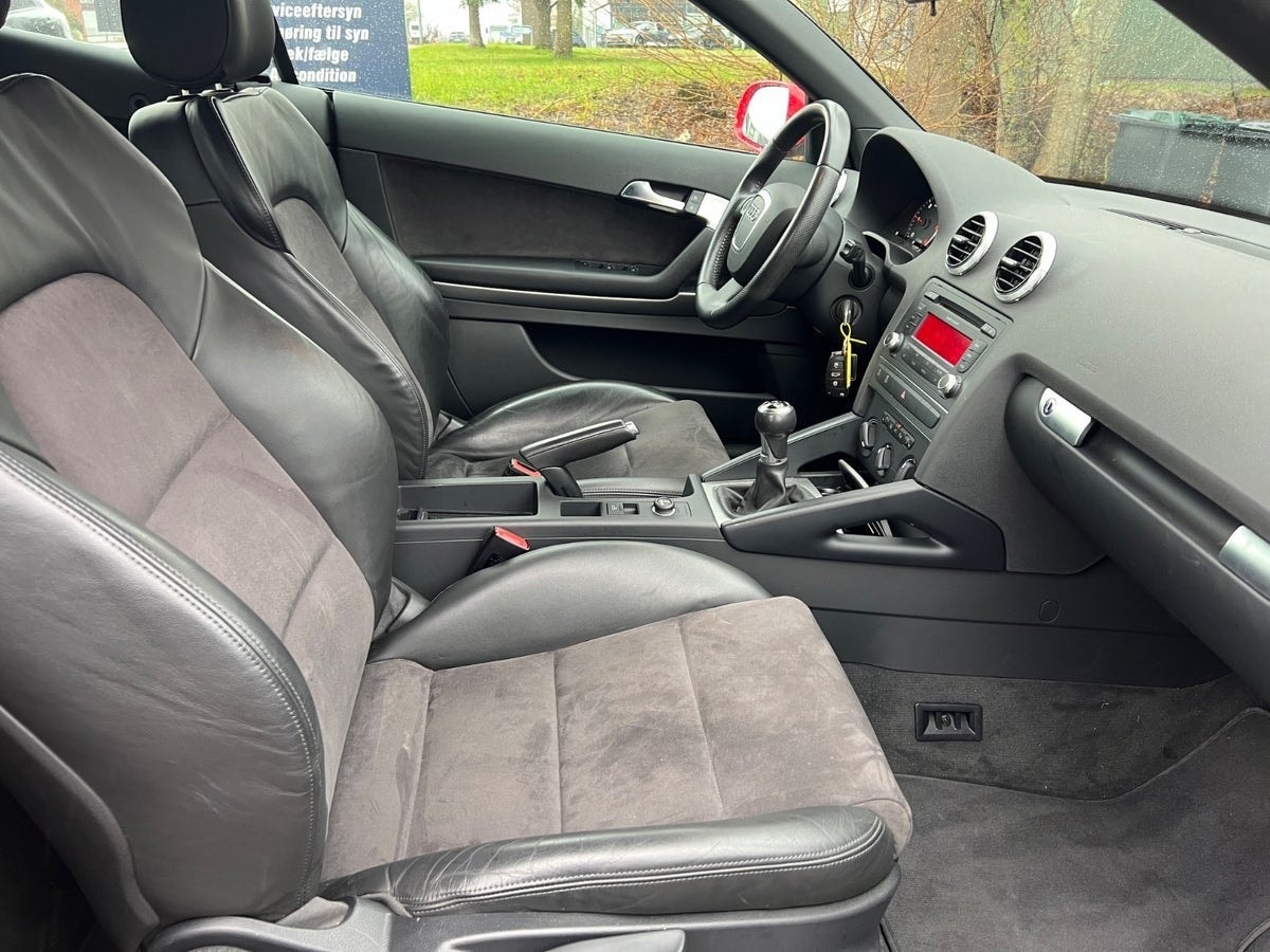 Audi A3 Cabriolet 1.6 TDI  Manual, 5-trins, 105ps, 2011