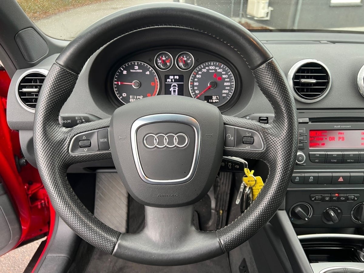 Audi A3 Cabriolet 1.6 TDI  Manual, 5-trins, 105ps, 2011