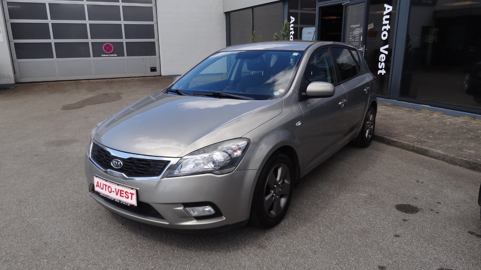 Kia cee'd 1.4 CVVT Manual, 5-trins, 90ps, 2011