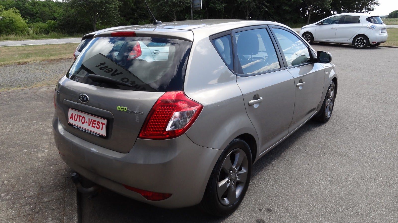 Kia cee'd 1.4 CVVT Manual, 5-trins, 90ps, 2011