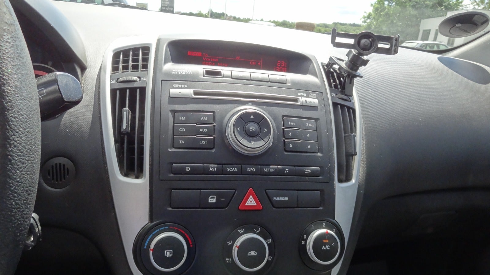 Kia cee'd 1.4 CVVT Manual, 5-trins, 90ps, 2011