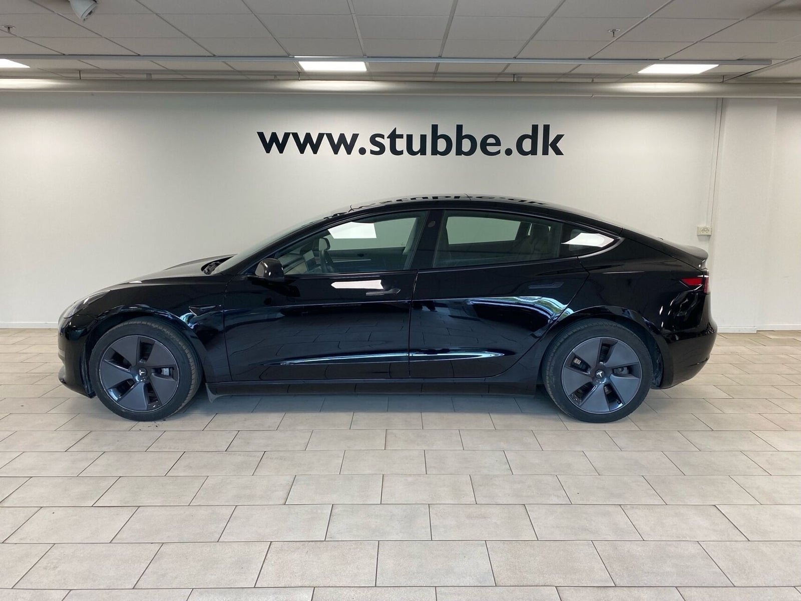 Tesla Model 3 Long Range, 283ps, 2023