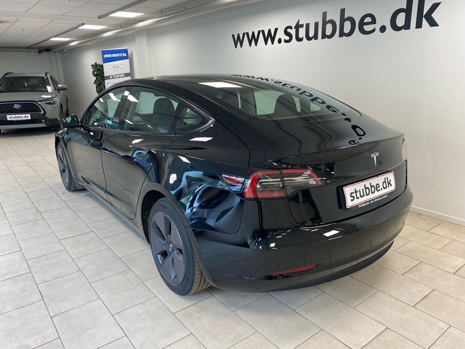 Tesla Model 3 Long Range, 283ps, 2023