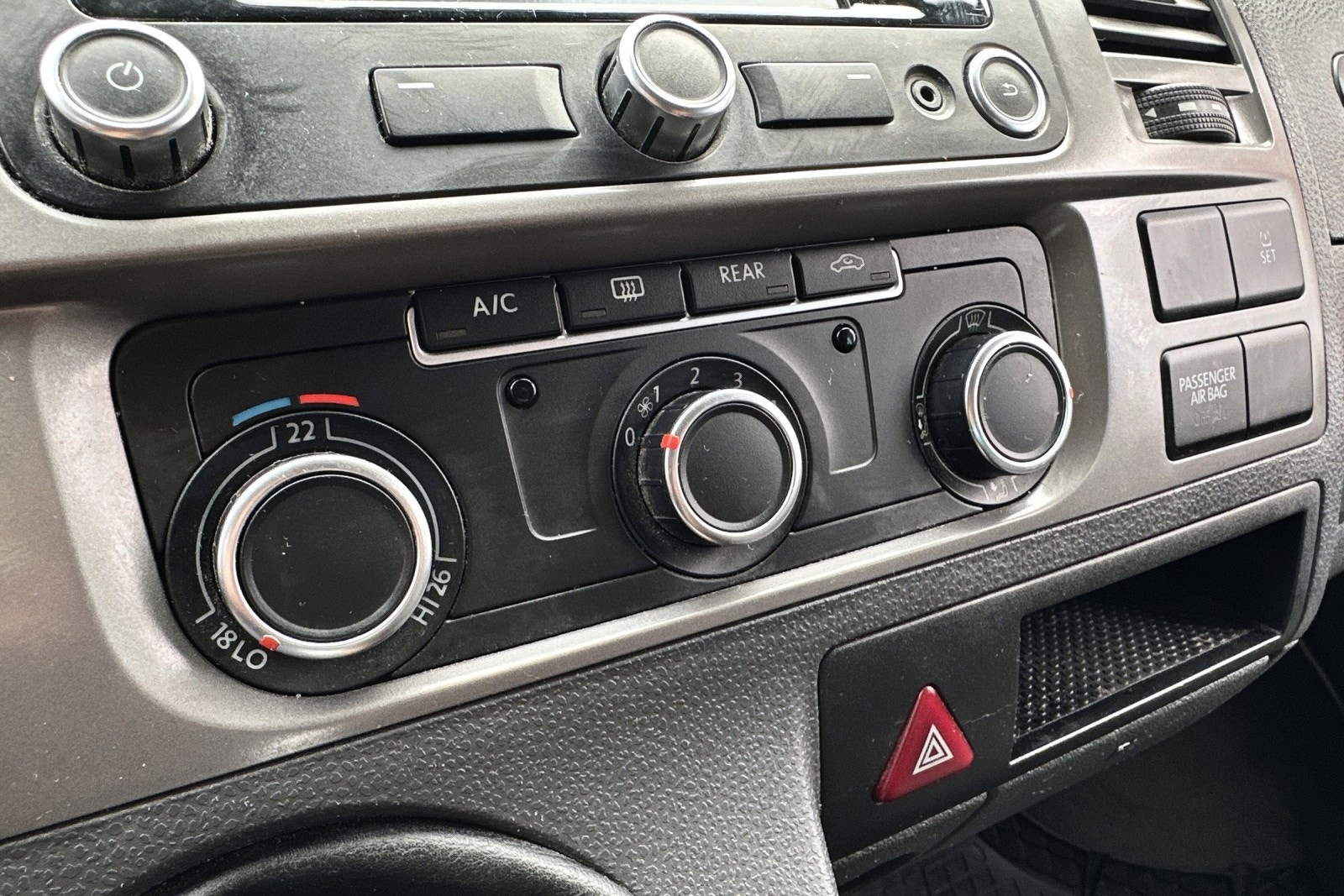 Volkswagen Multivan 2.0 TDI BMT Manual, 114hp, 2013
