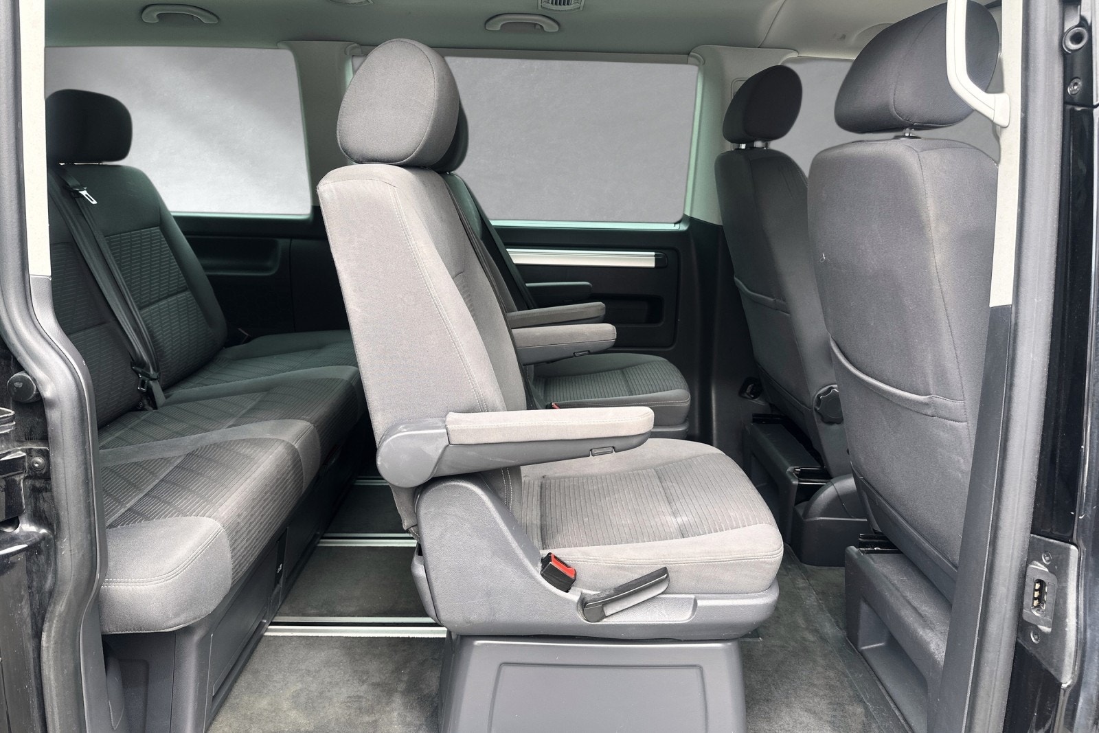 Volkswagen Multivan 2.0 TDI BMT Manual, 114hp, 2013