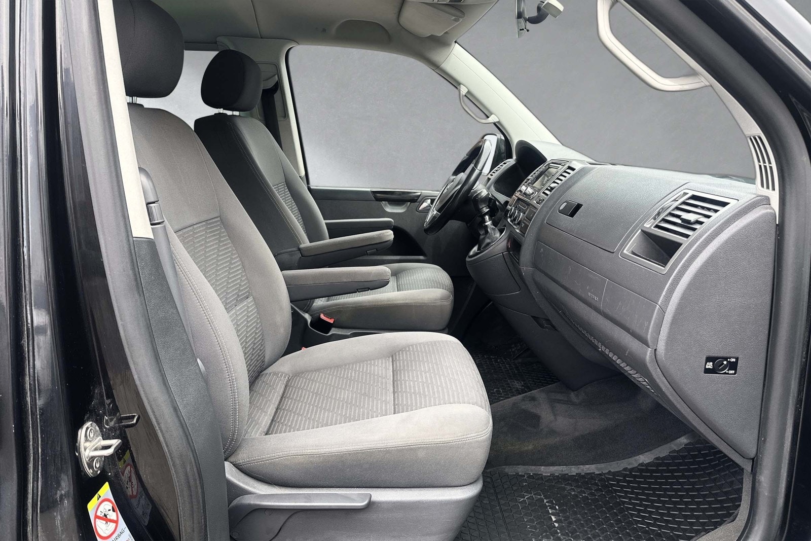 Volkswagen Multivan 2.0 TDI BMT Manual, 114hp, 2013