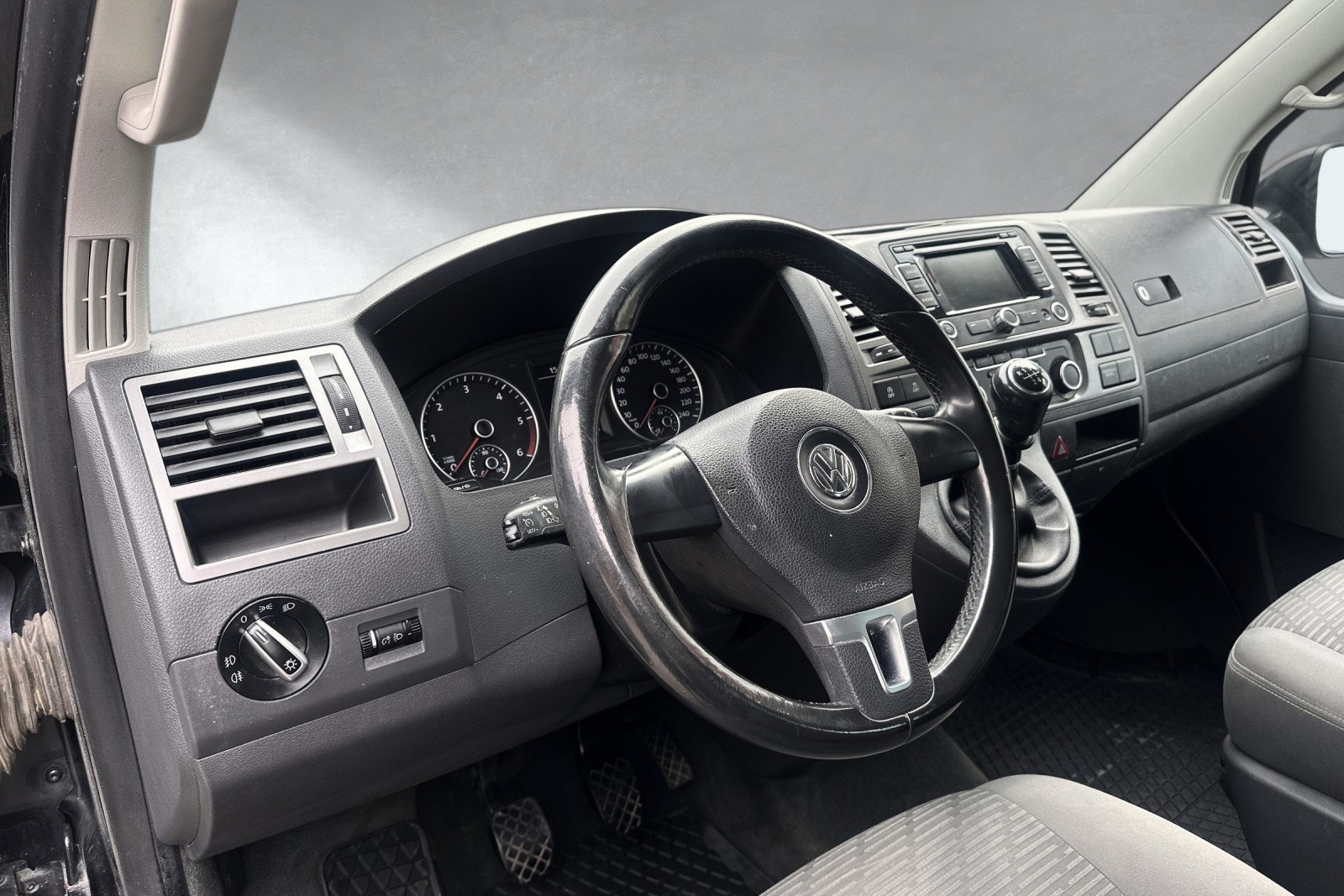 Volkswagen Multivan 2.0 TDI BMT Manual, 114hp, 2013