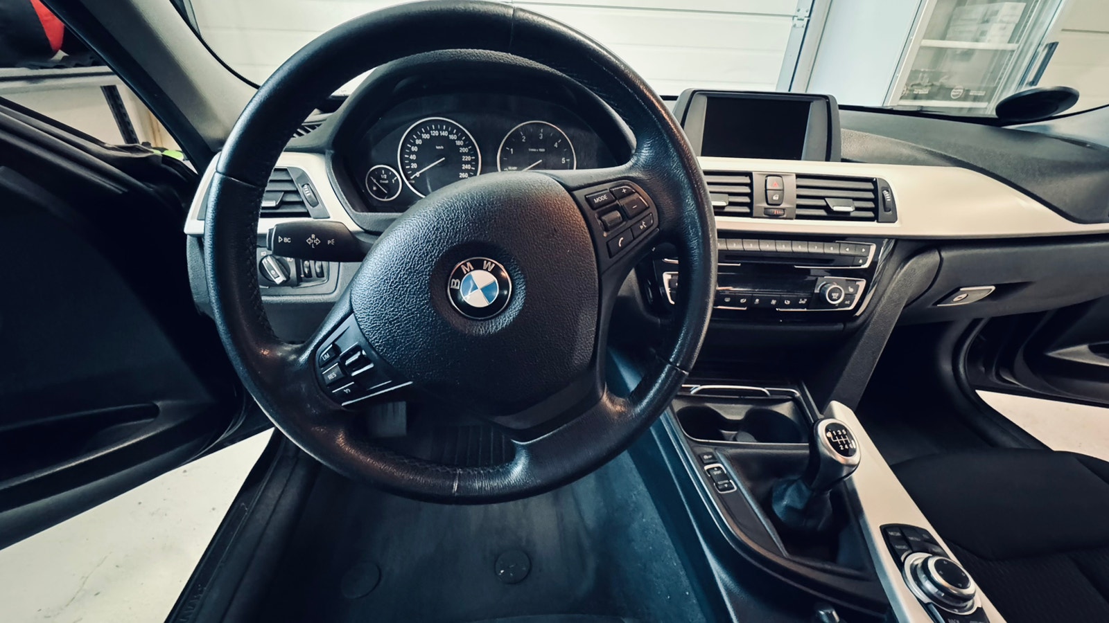 BMW 320d Touring Manual, 190hp, 2017