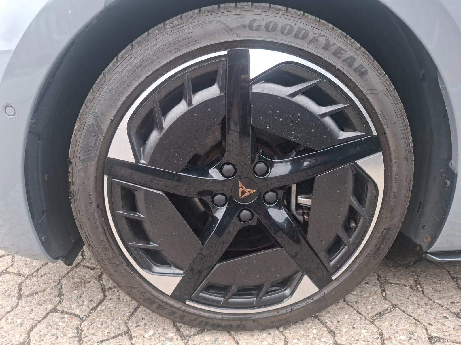 CUPRA Born e-boost 77, 231ps, 2025