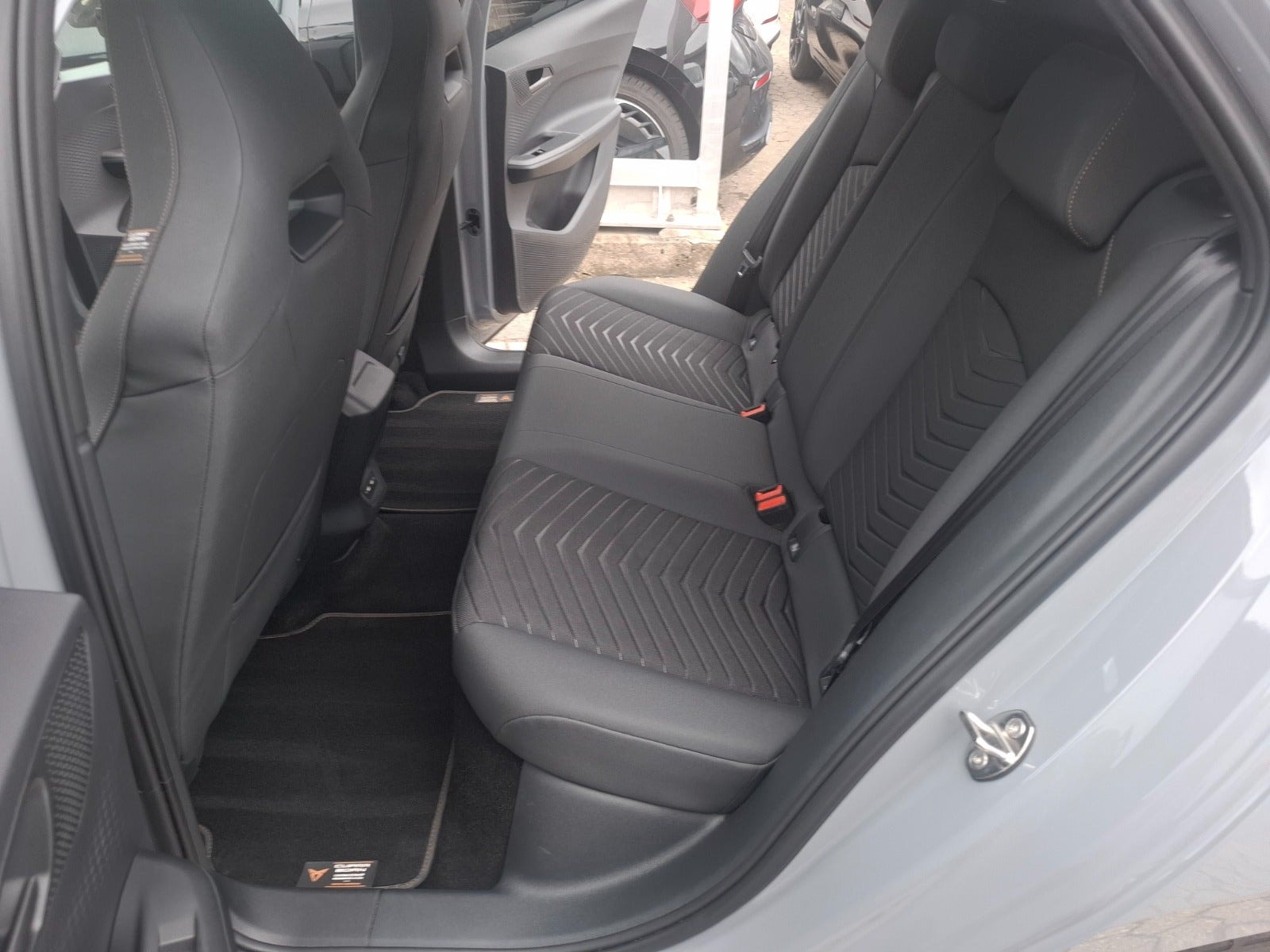 CUPRA Born e-boost 77, 231ps, 2025
