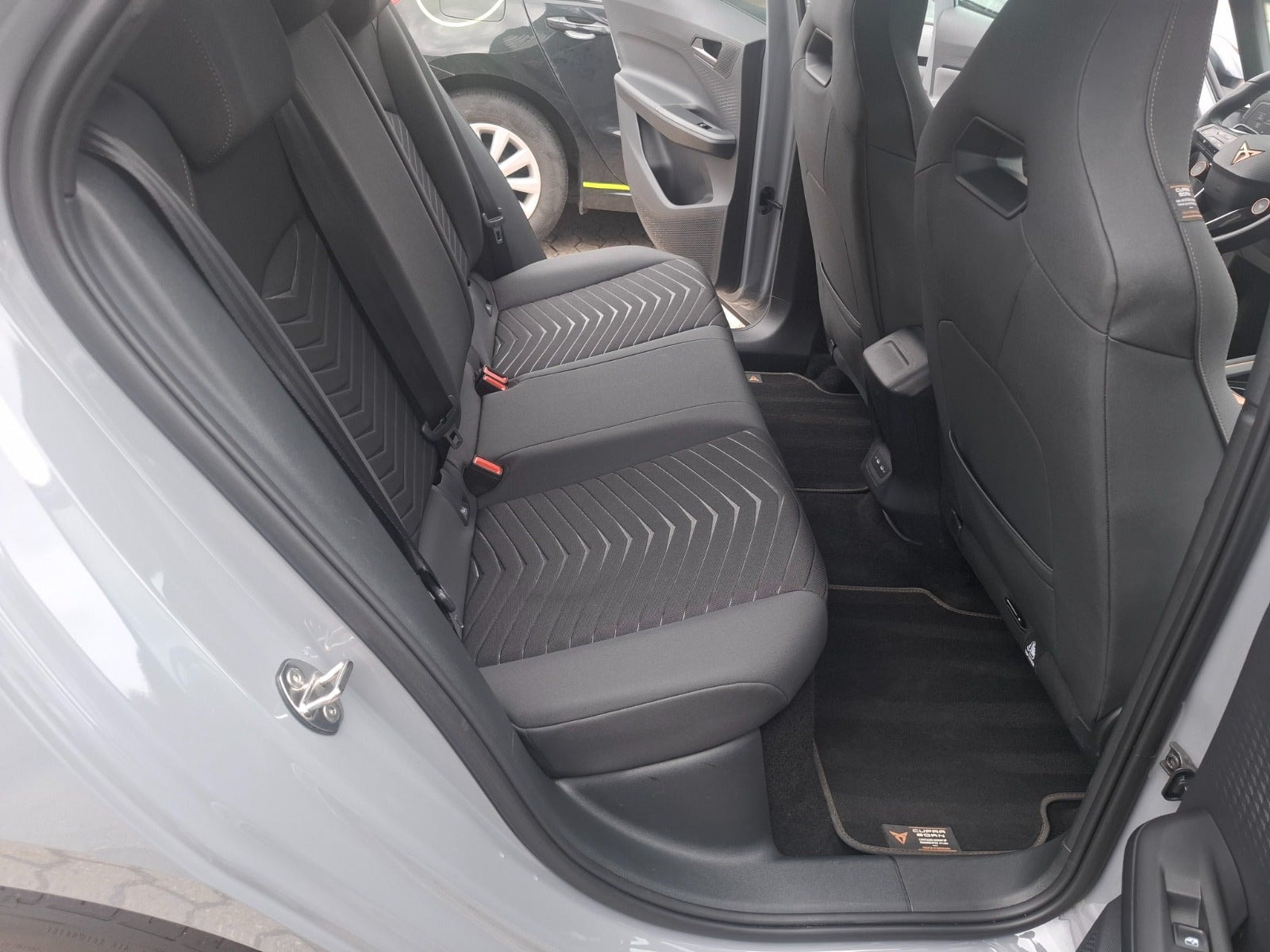 CUPRA Born e-boost 77, 231ps, 2025