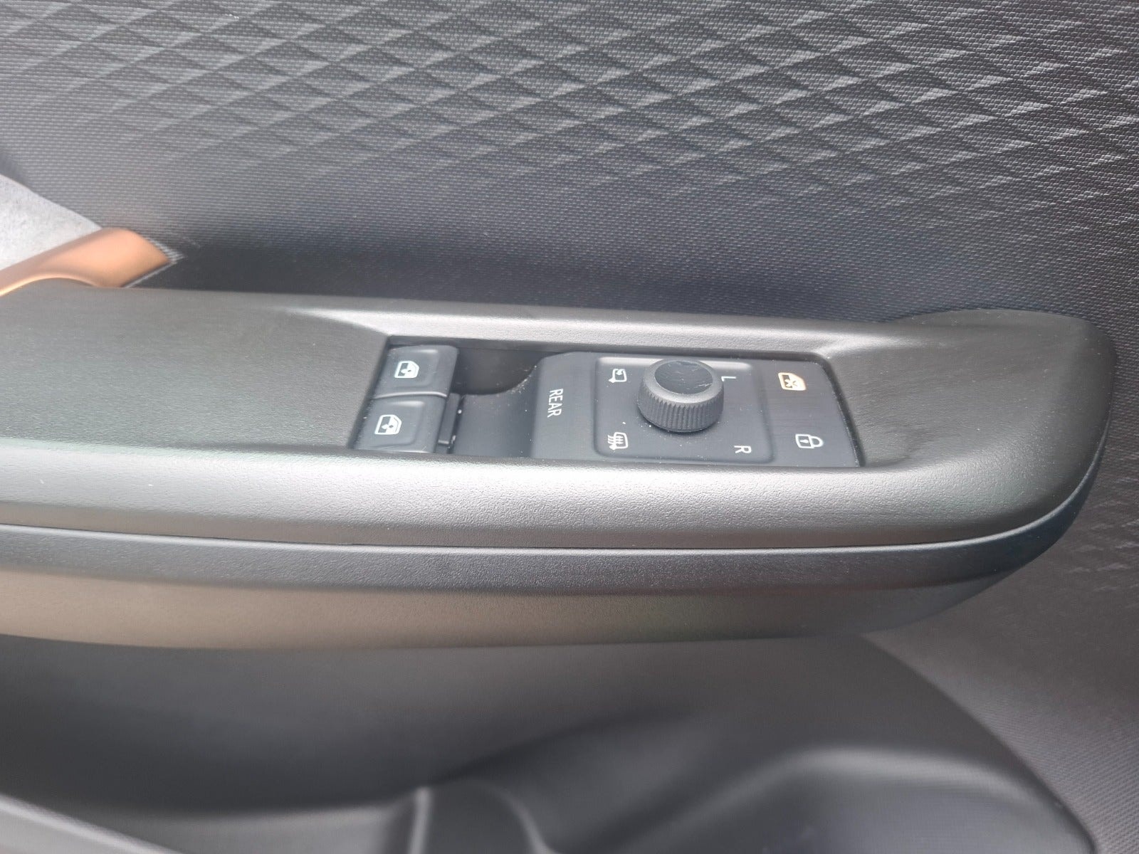 CUPRA Born e-boost 77, 231ps, 2025