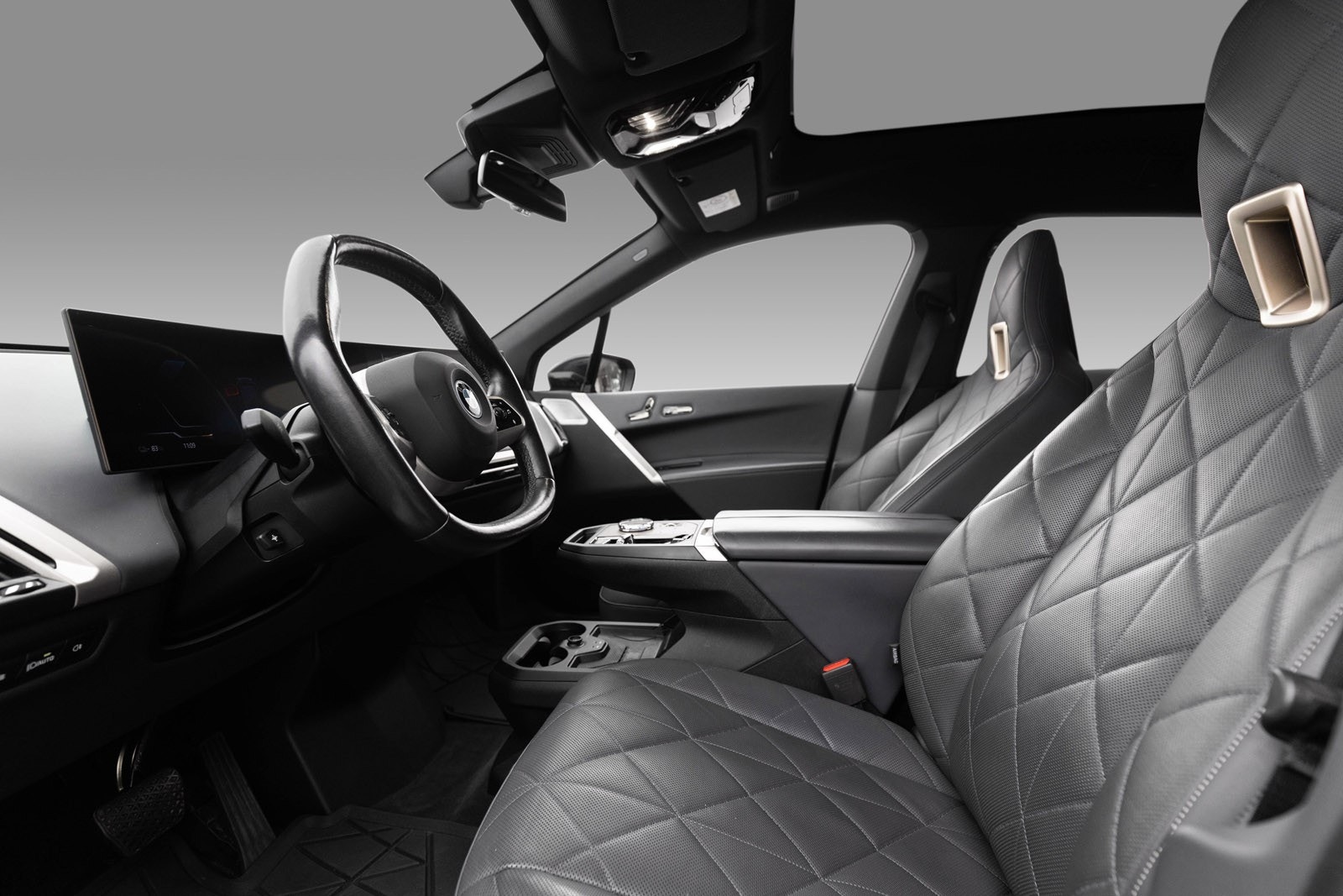 BMW iX M60, 540ps, 2023