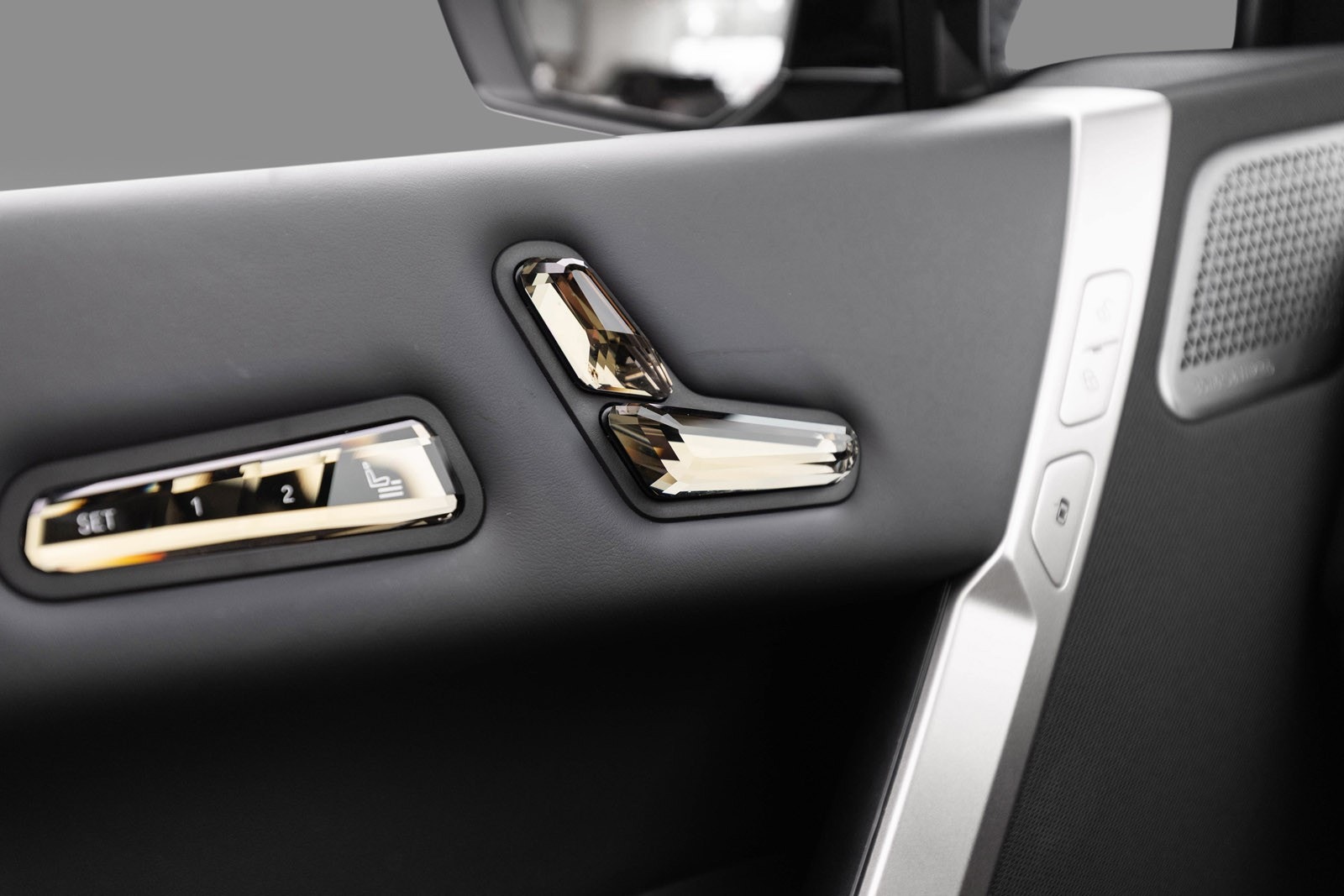 BMW iX M60, 540ps, 2023