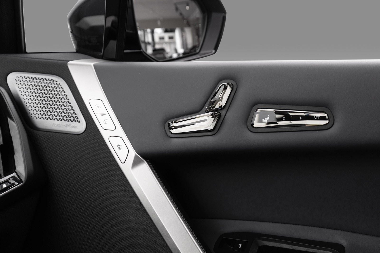BMW iX M60, 540ps, 2023