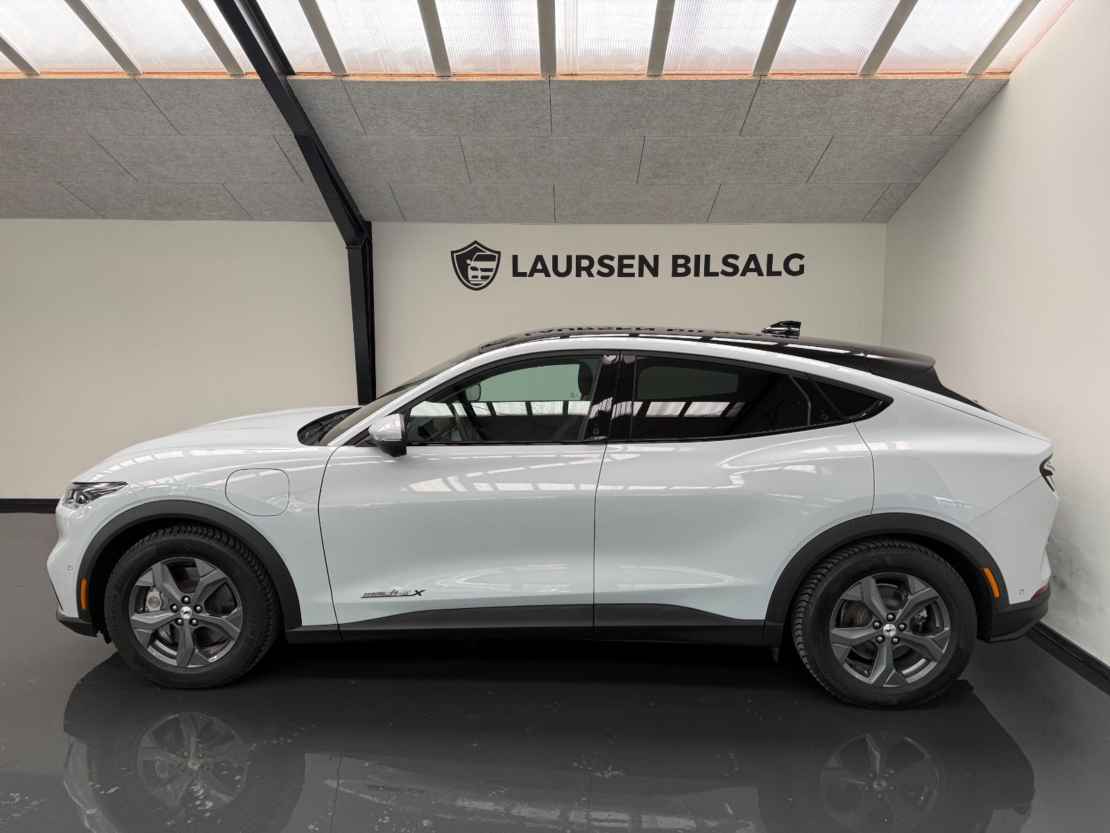 Ford Mustang Mach-E Long Range, 294hp, 2021