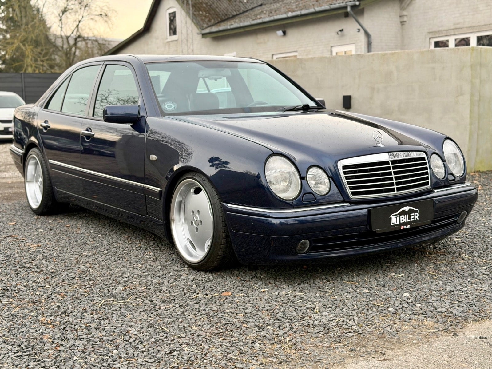 Mercedes-Benz E 420 Automatic, 5-trins, 279ps, 1996