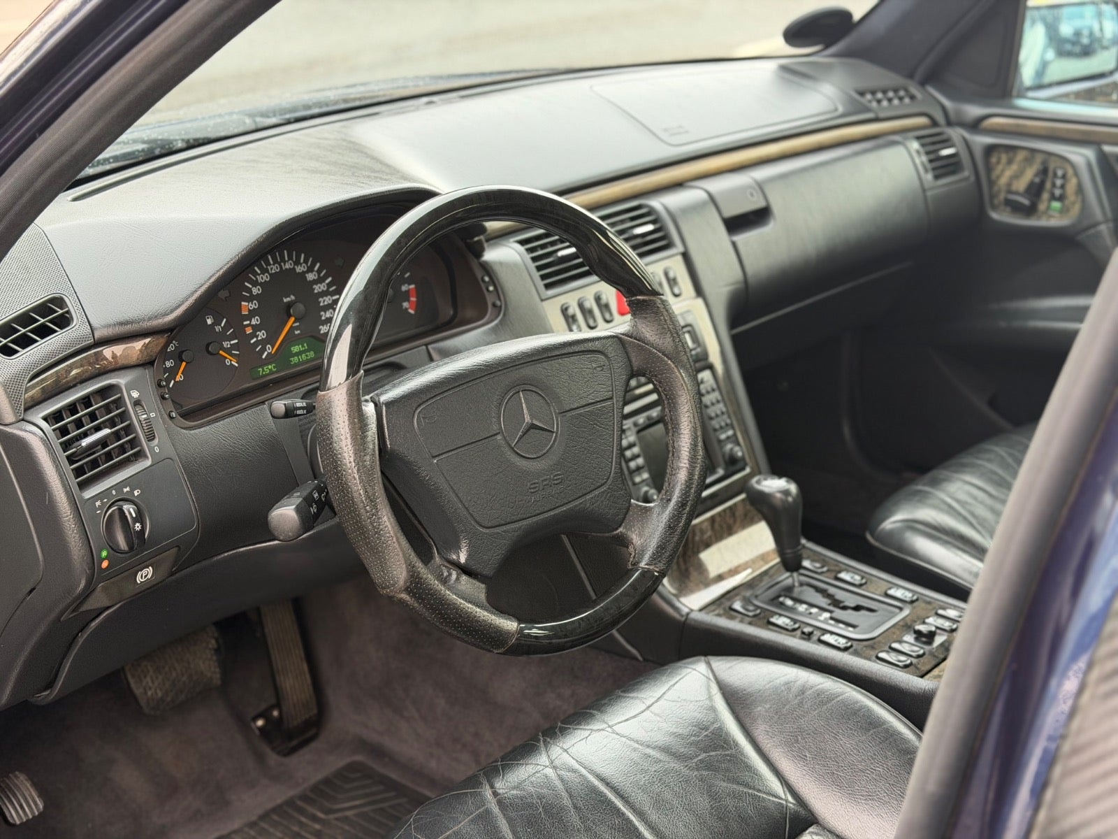 Mercedes-Benz E 420 Automatic, 5-trins, 279ps, 1996