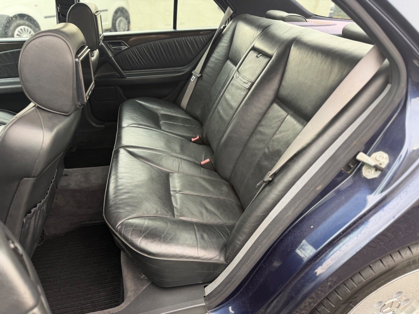 Mercedes-Benz E 420 Automatic, 5-trins, 279ps, 1996