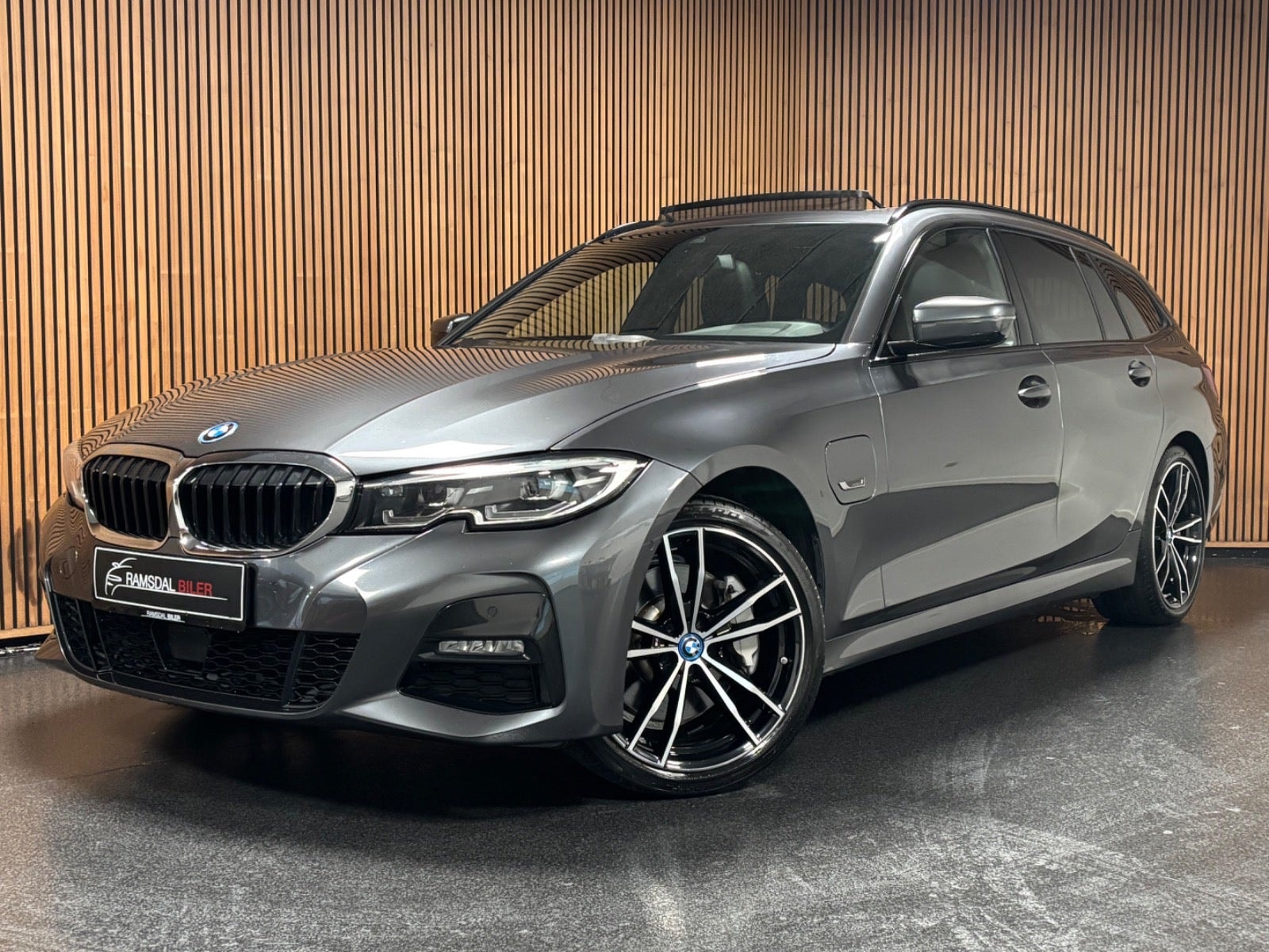 BMW 330e Touring Steptronic, 292hk, 2022