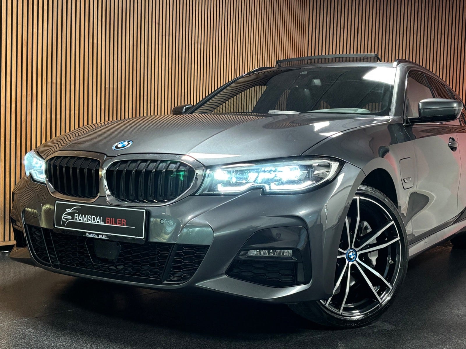 BMW 330e Touring Steptronic, 292hk, 2022