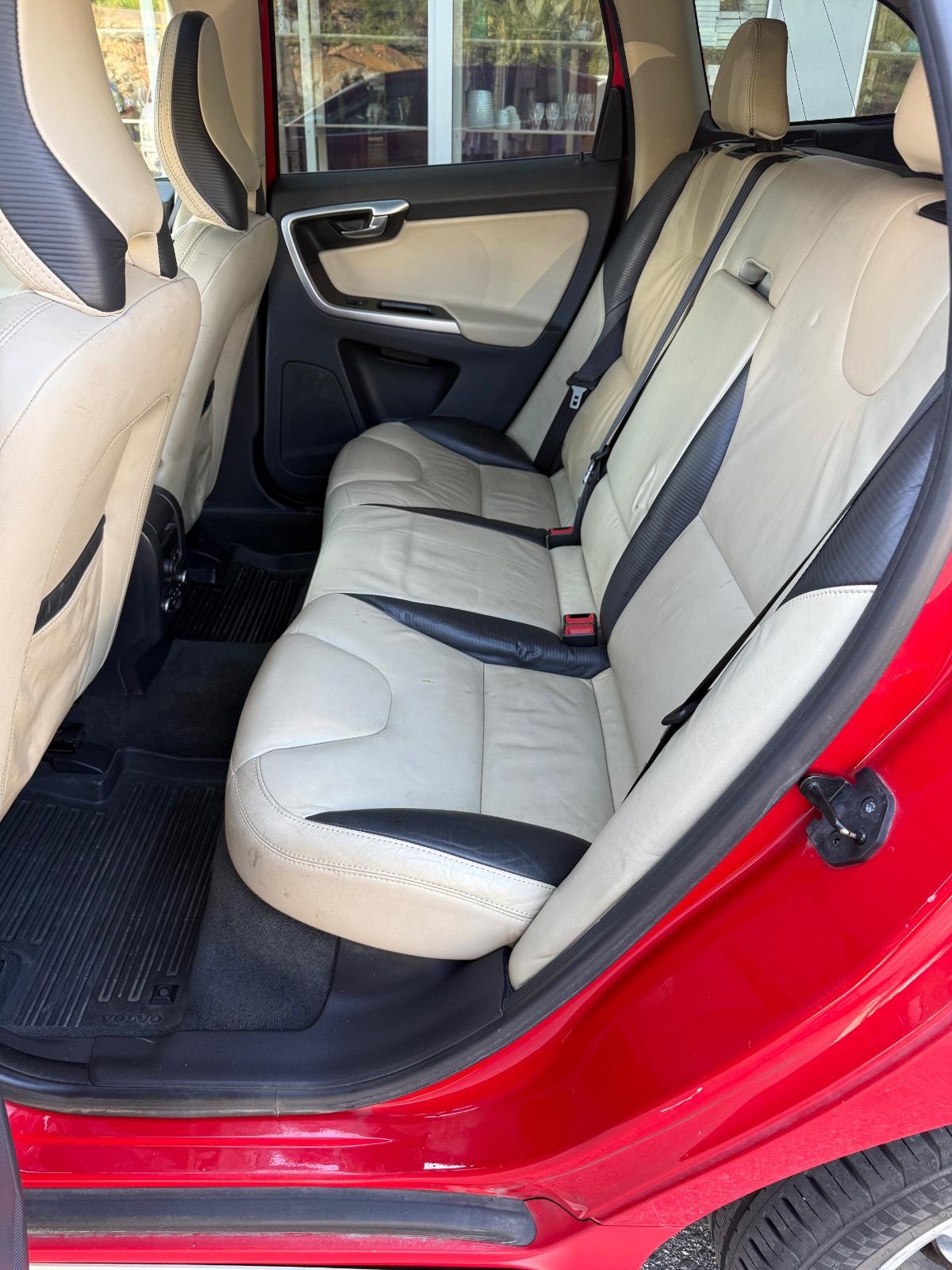 Volvo XC60 D3 AWD Manual, 163hp, 2011