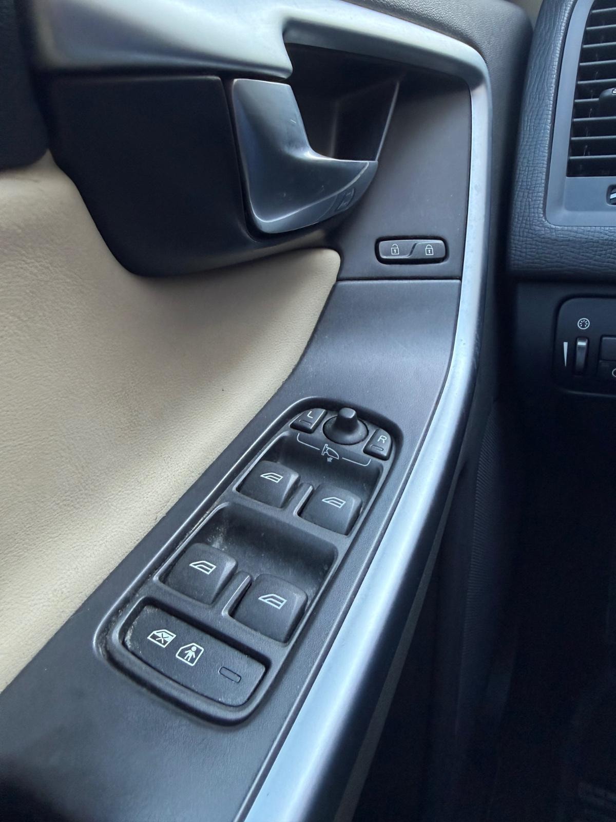 Volvo XC60 D3 AWD Manual, 163hp, 2011
