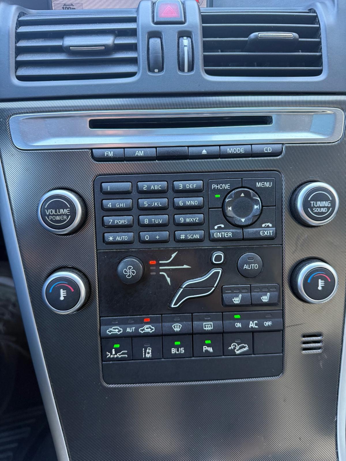 Volvo XC60 D3 AWD Manual, 163hp, 2011