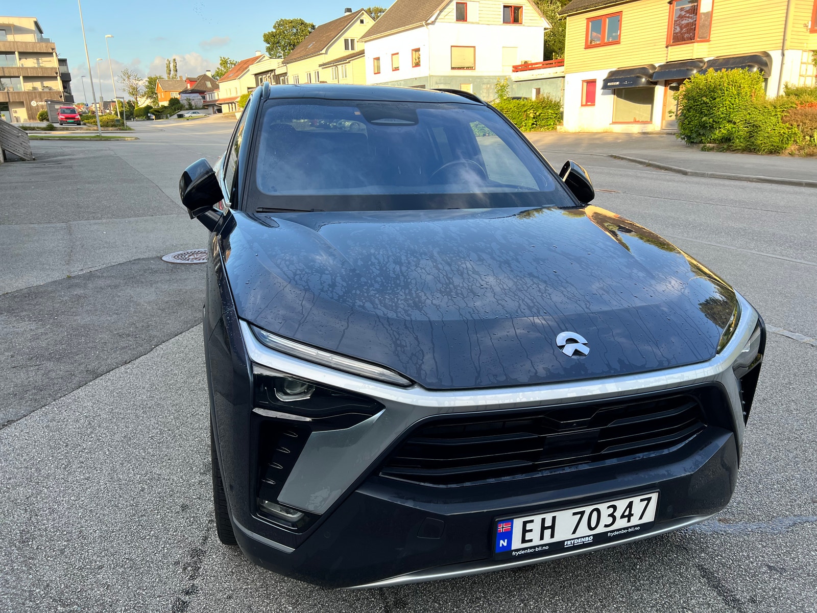 NIO ES8 Standard Range, 544hp, 2022