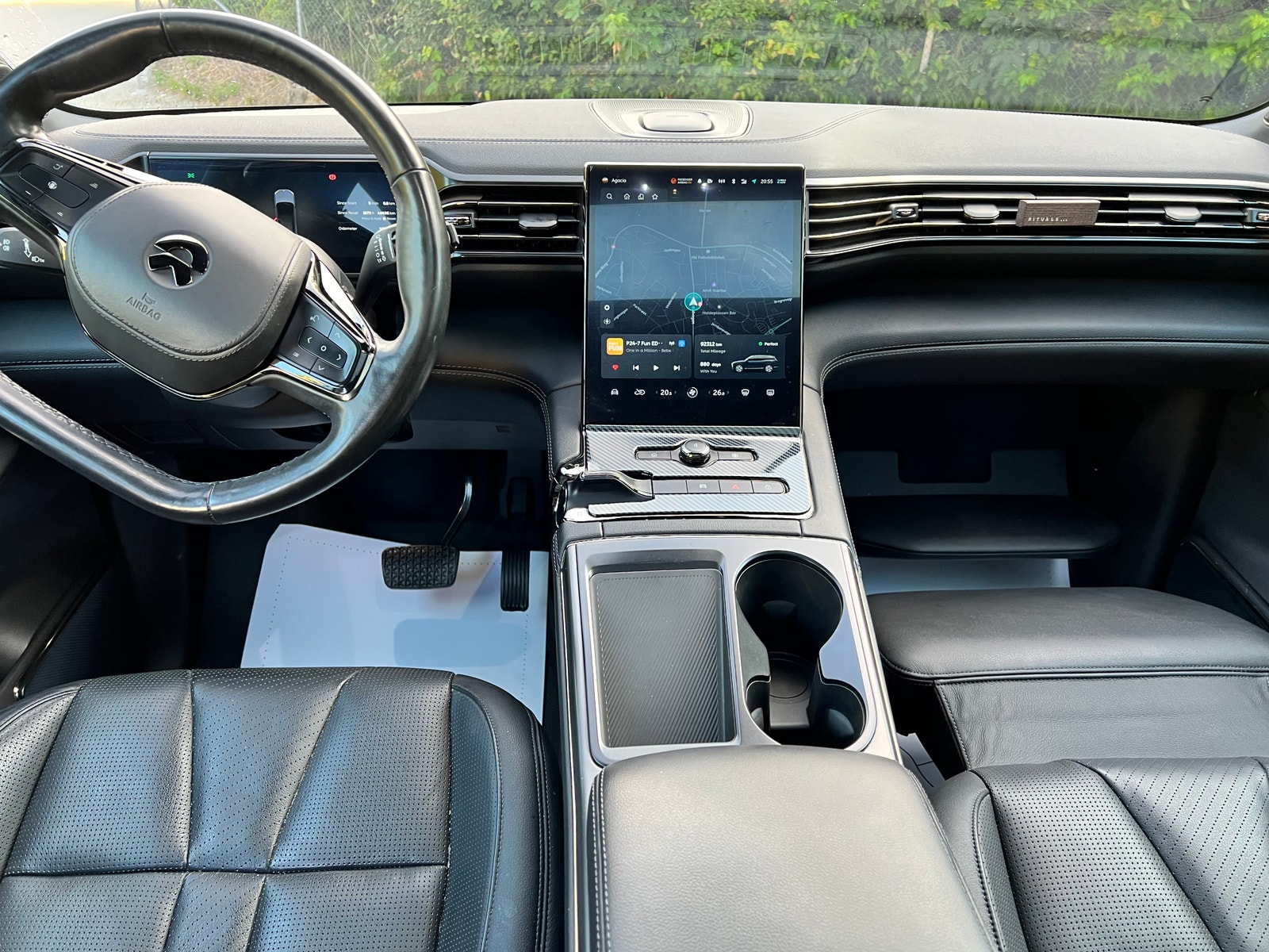 NIO ES8 Standard Range, 544hp, 2022