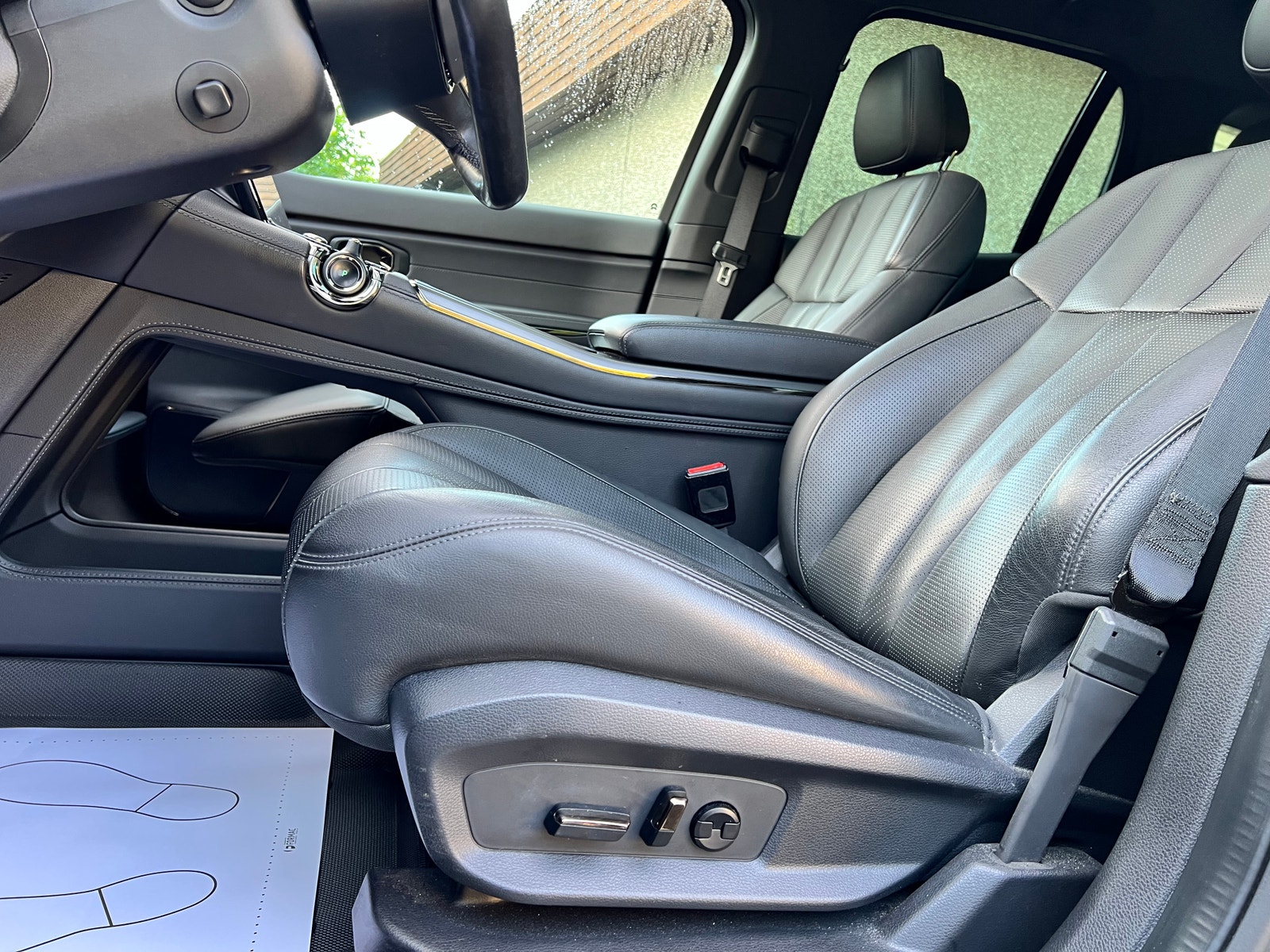 NIO ES8 Standard Range, 544hp, 2022