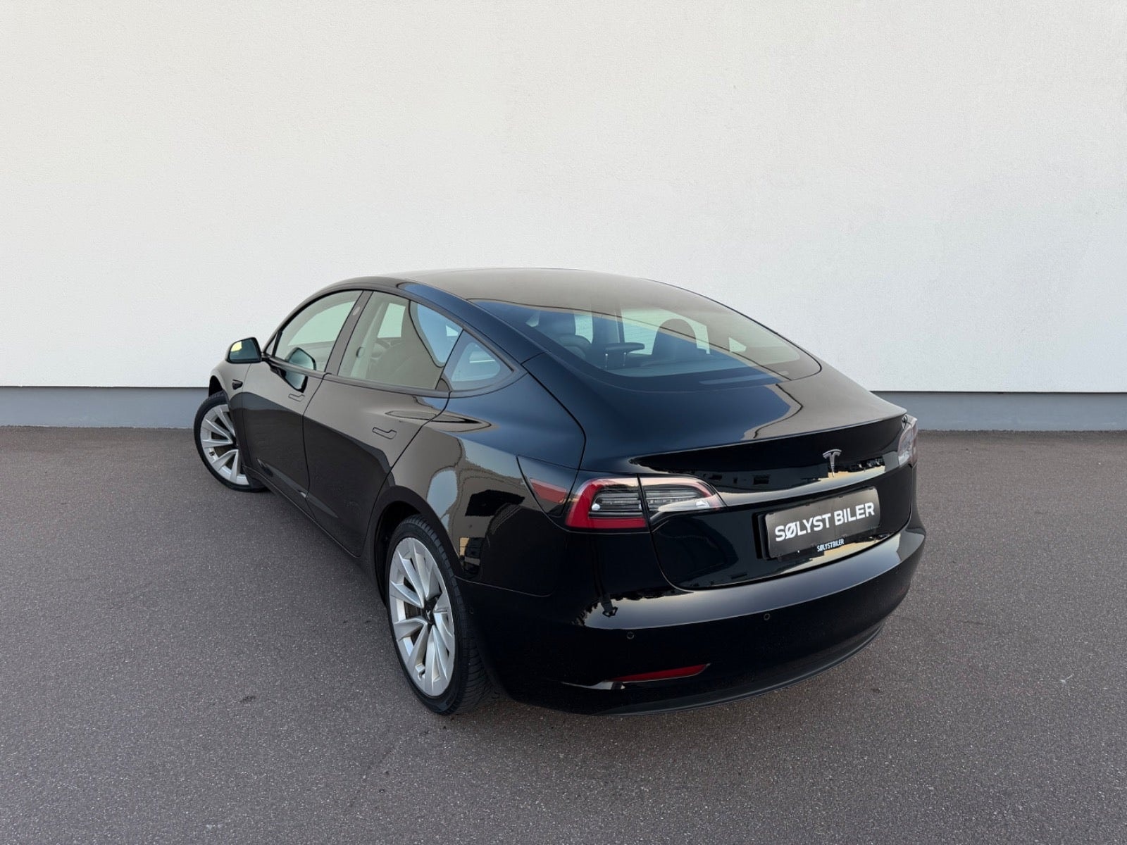 Tesla Model 3 Standard Range Plus, 325ps, 2021