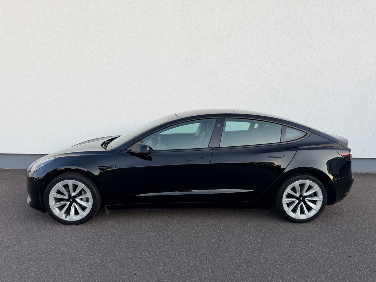 Tesla Model 3 Standard Range Plus, 325ps, 2021