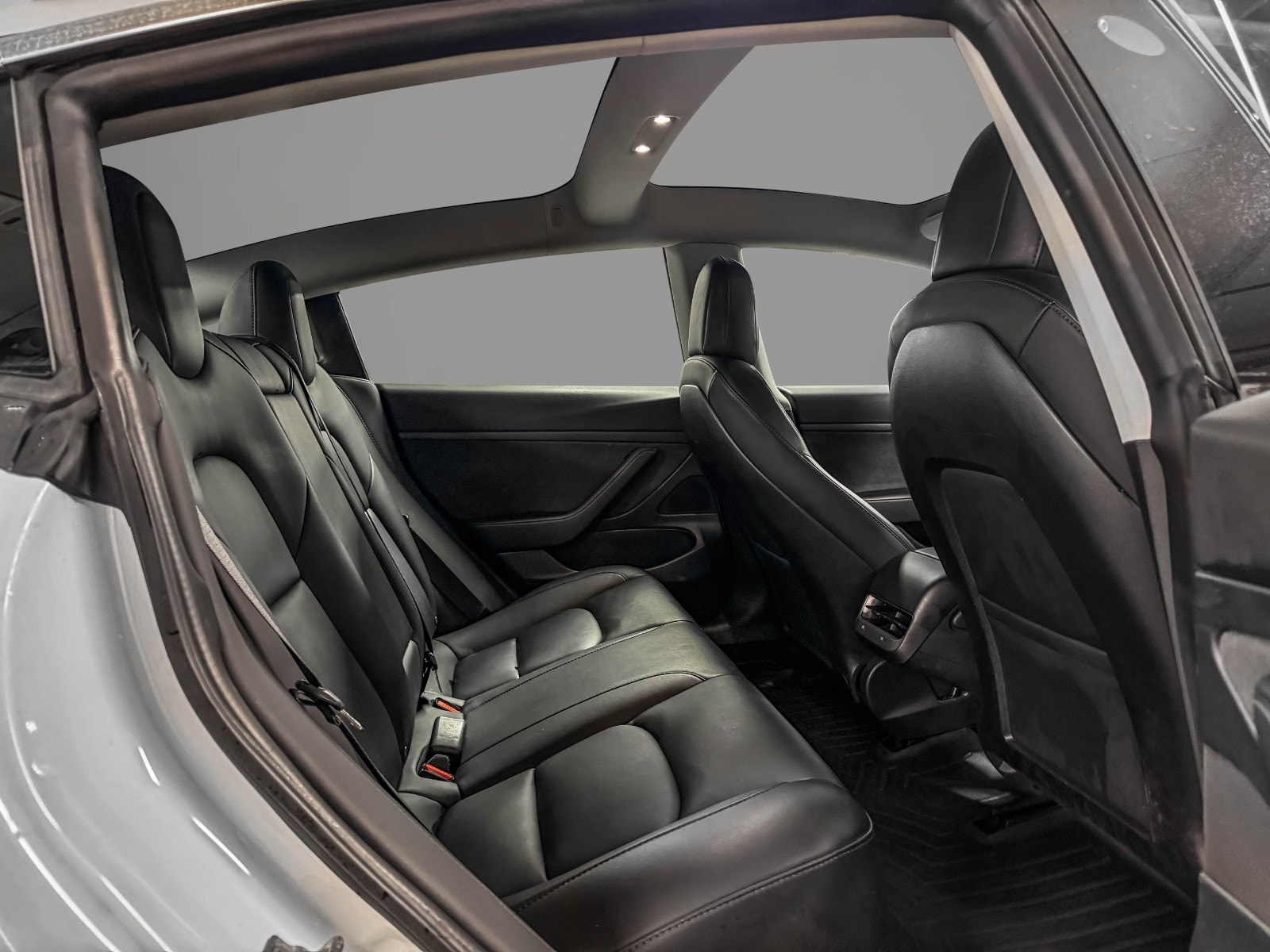 Tesla Model 3 Standard Range Plus, 325hk, 2020