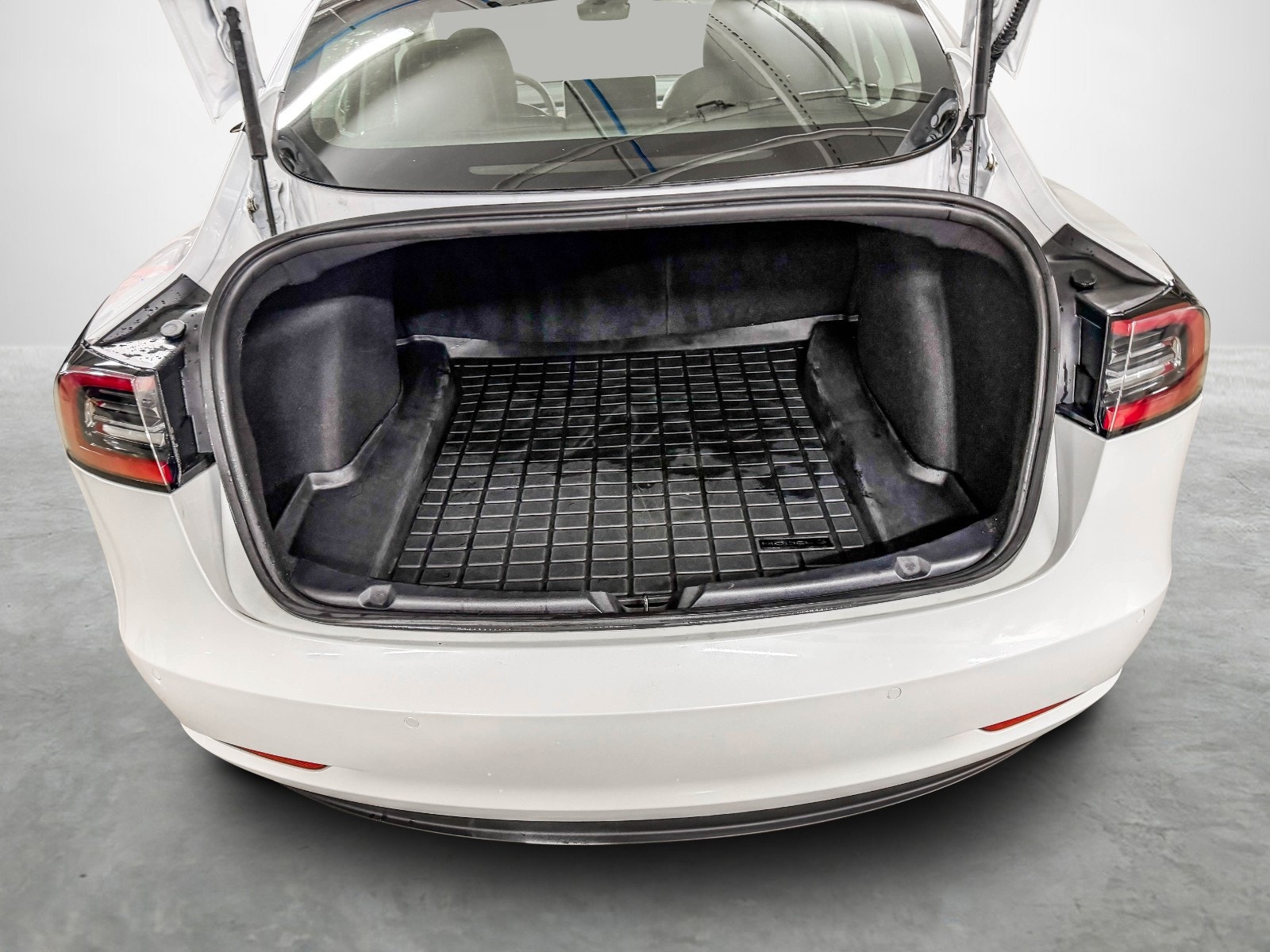 Tesla Model 3 Standard Range Plus, 325hk, 2020