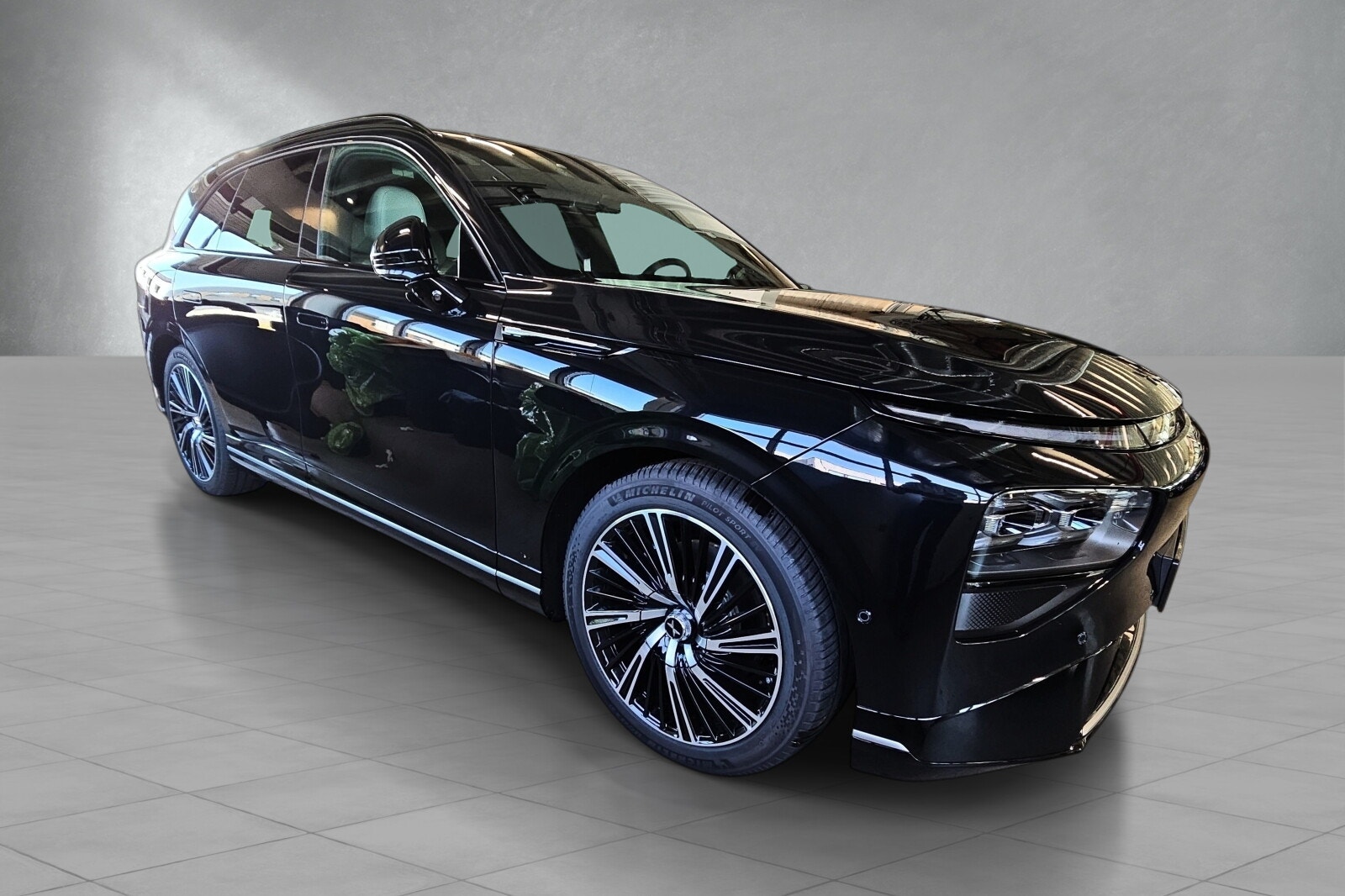 XPENG G9 Performance, 575hp, 2025