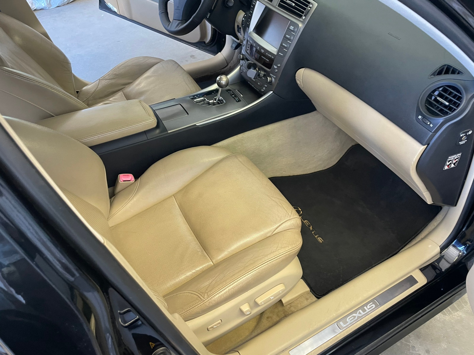 Lexus IS 250 2.5 V6 Automatic, 6-trins, 208ps, 2006