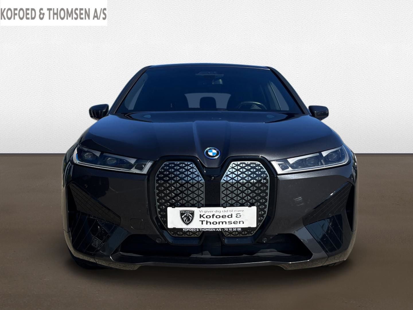 BMW iX xDrive50, 524hp, 2024