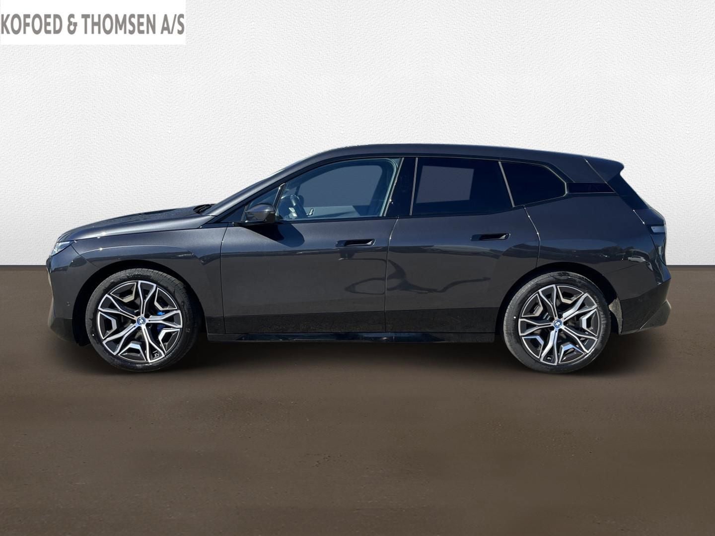 BMW iX xDrive50, 524hp, 2024