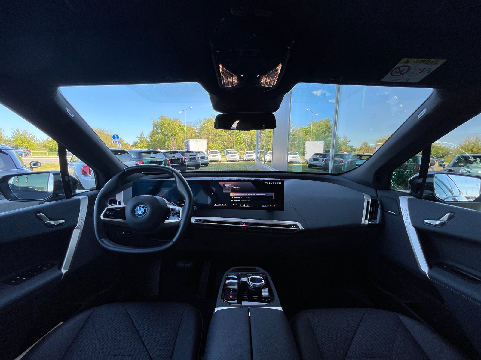 BMW iX xDrive50, 524hp, 2024