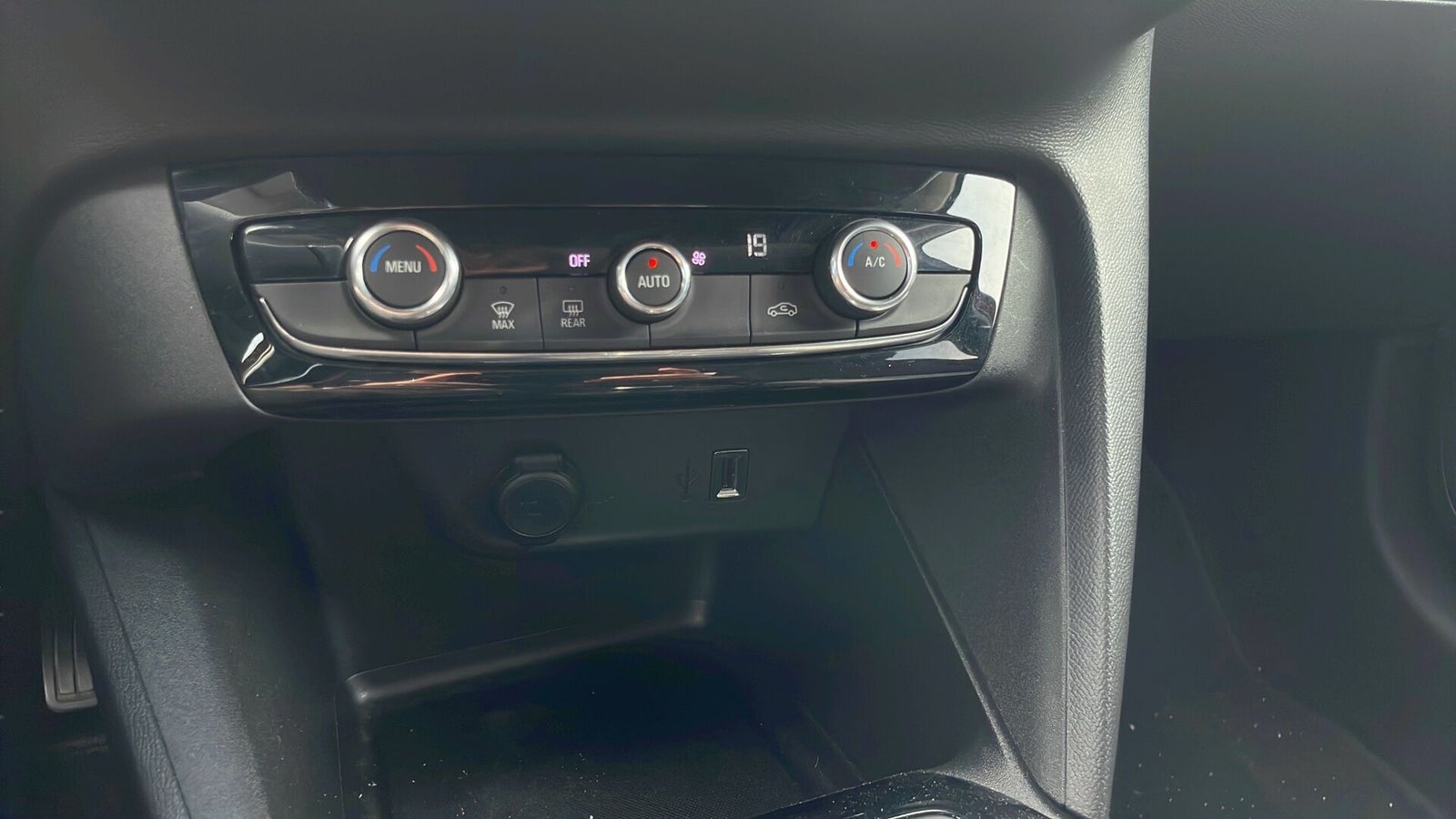 Opel Corsa-e, 136hp, 2020