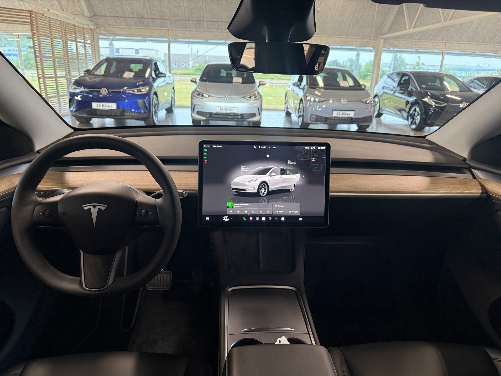 Tesla Model Y Standard Range RWD, 299ps, 2025