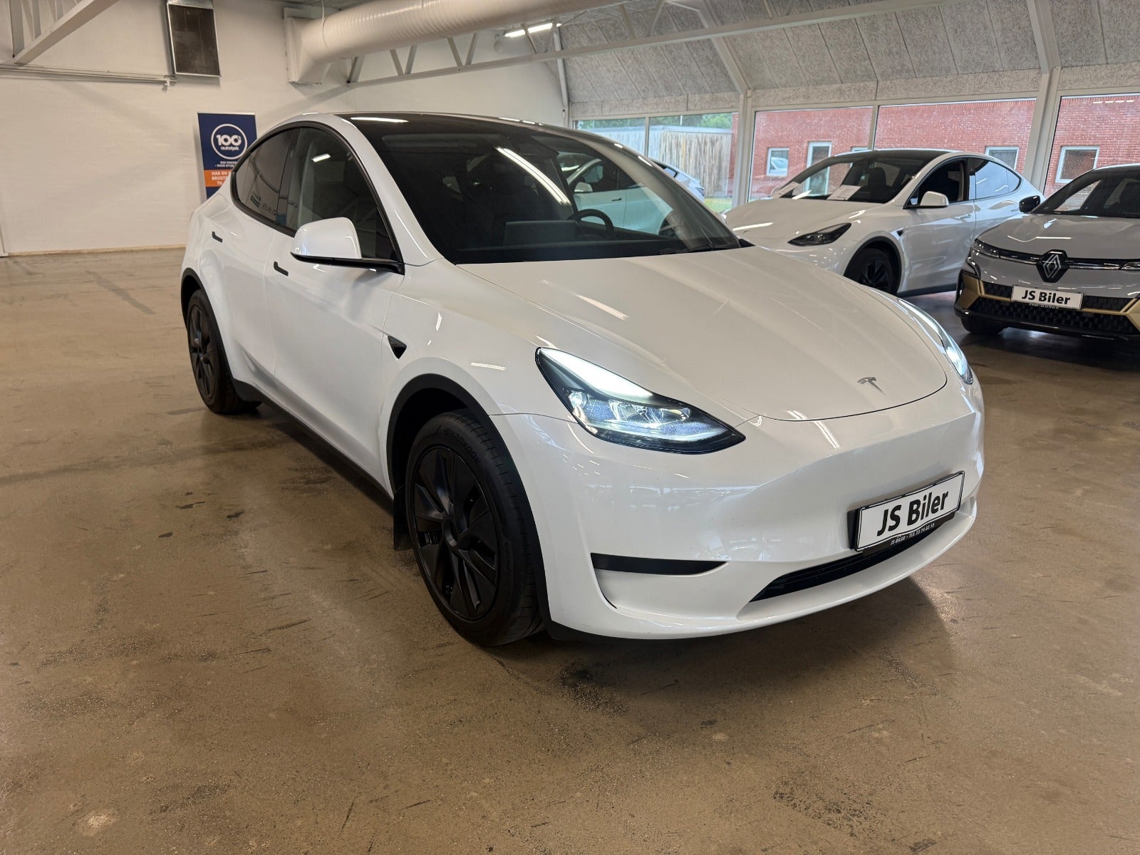 Tesla Model Y Standard Range RWD, 299ps, 2025