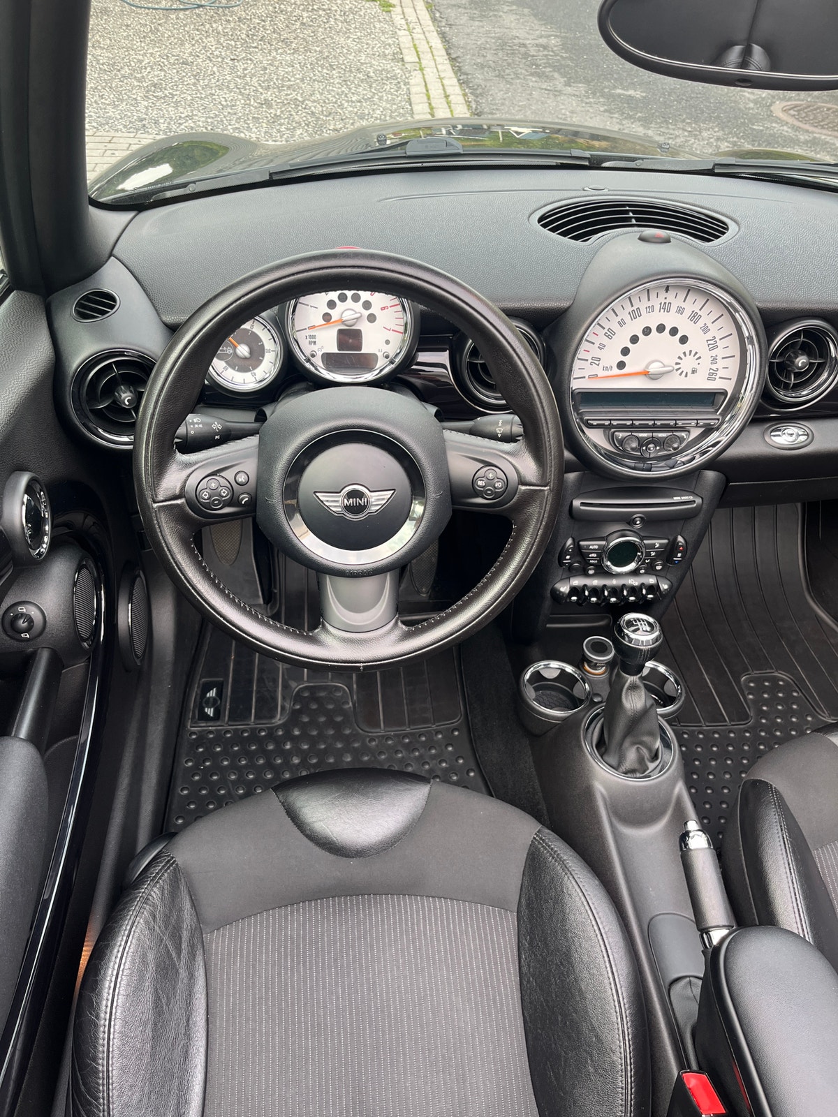 MINI Cooper D Convertible Manual, 112hp, 2011