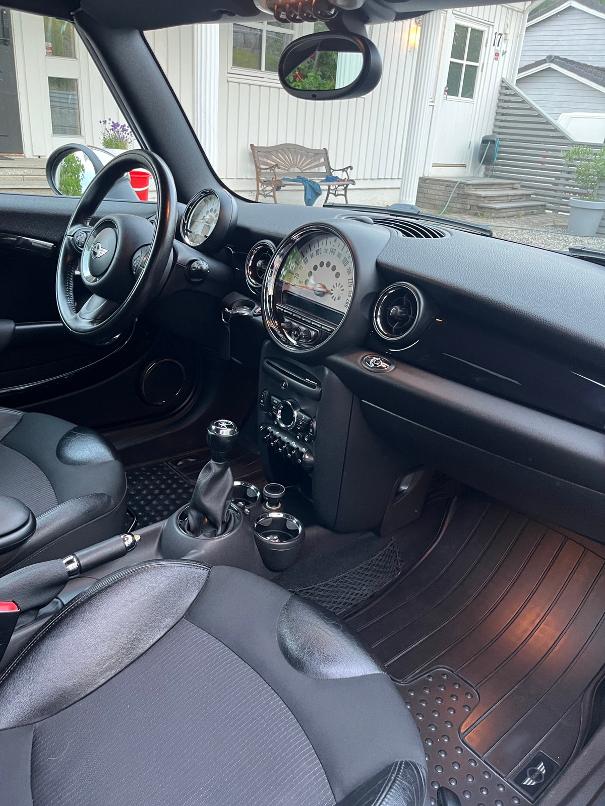 MINI Cooper D Convertible Manual, 112hp, 2011