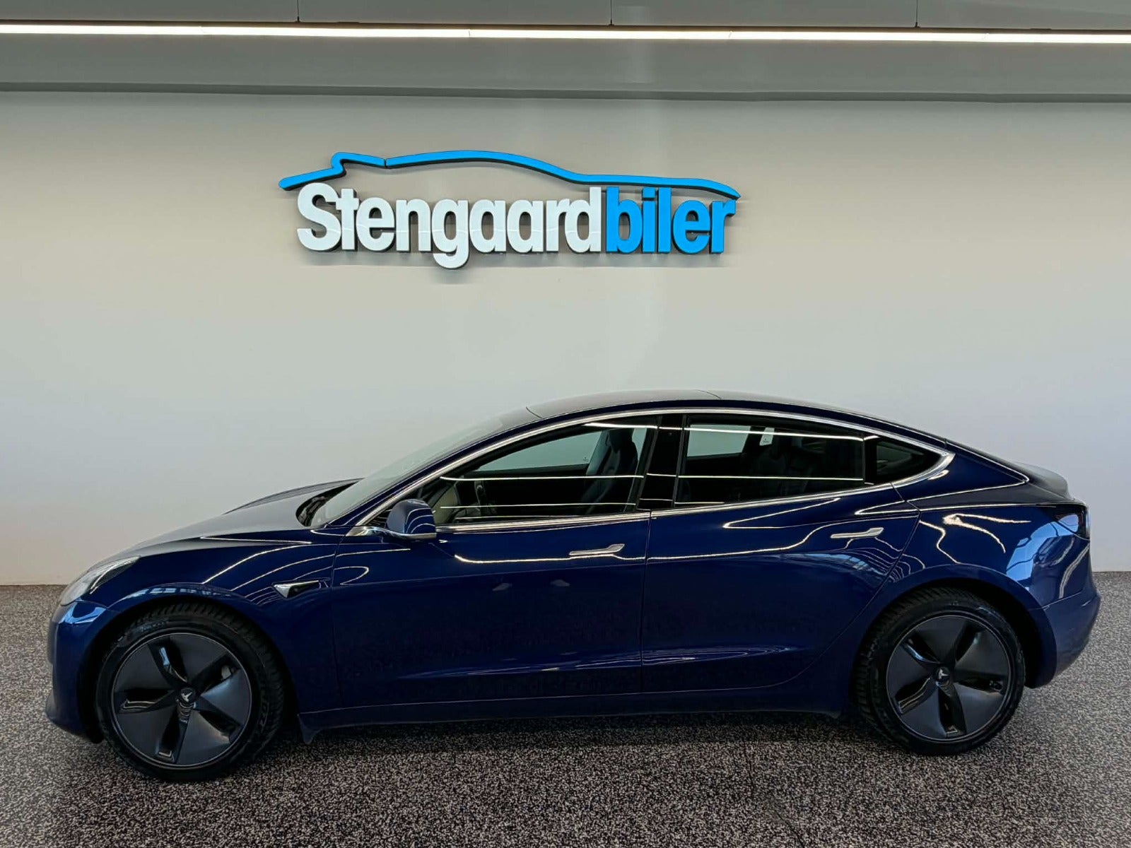Tesla Model 3 Standard Range Plus, 325hk, 2020