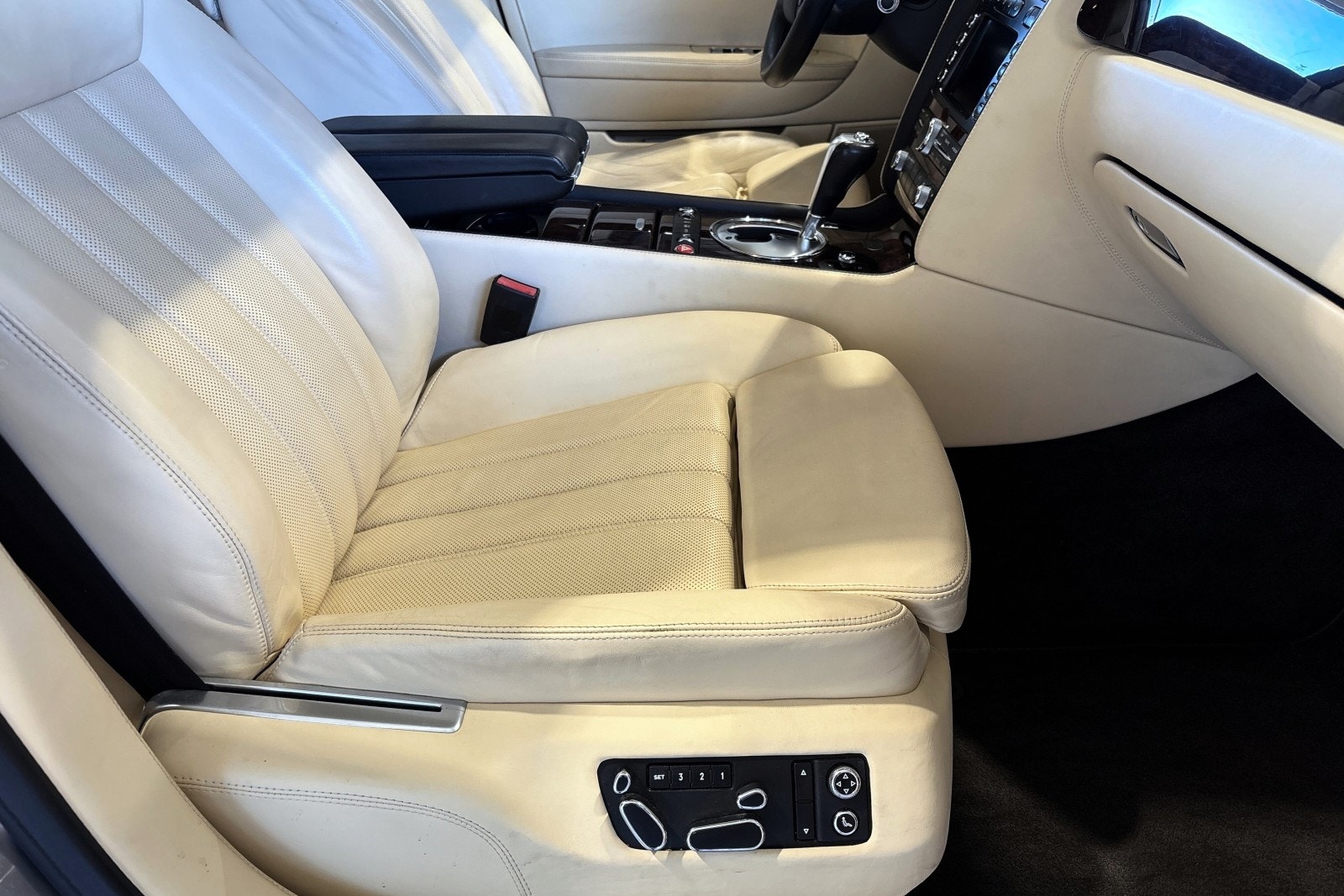 Bentley Continental Flying Spur 6.0 W12 TipTronic, 560hp, 2006