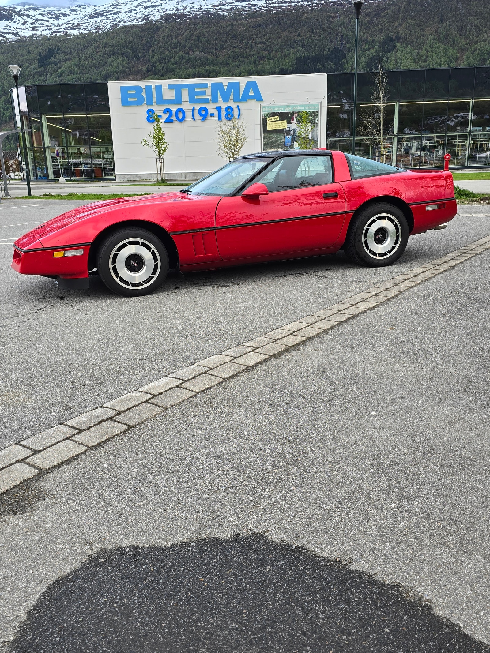 Chevrolet Corvette 5.7 V8 TPI Automatic, 4-trins, 234ps, 1985