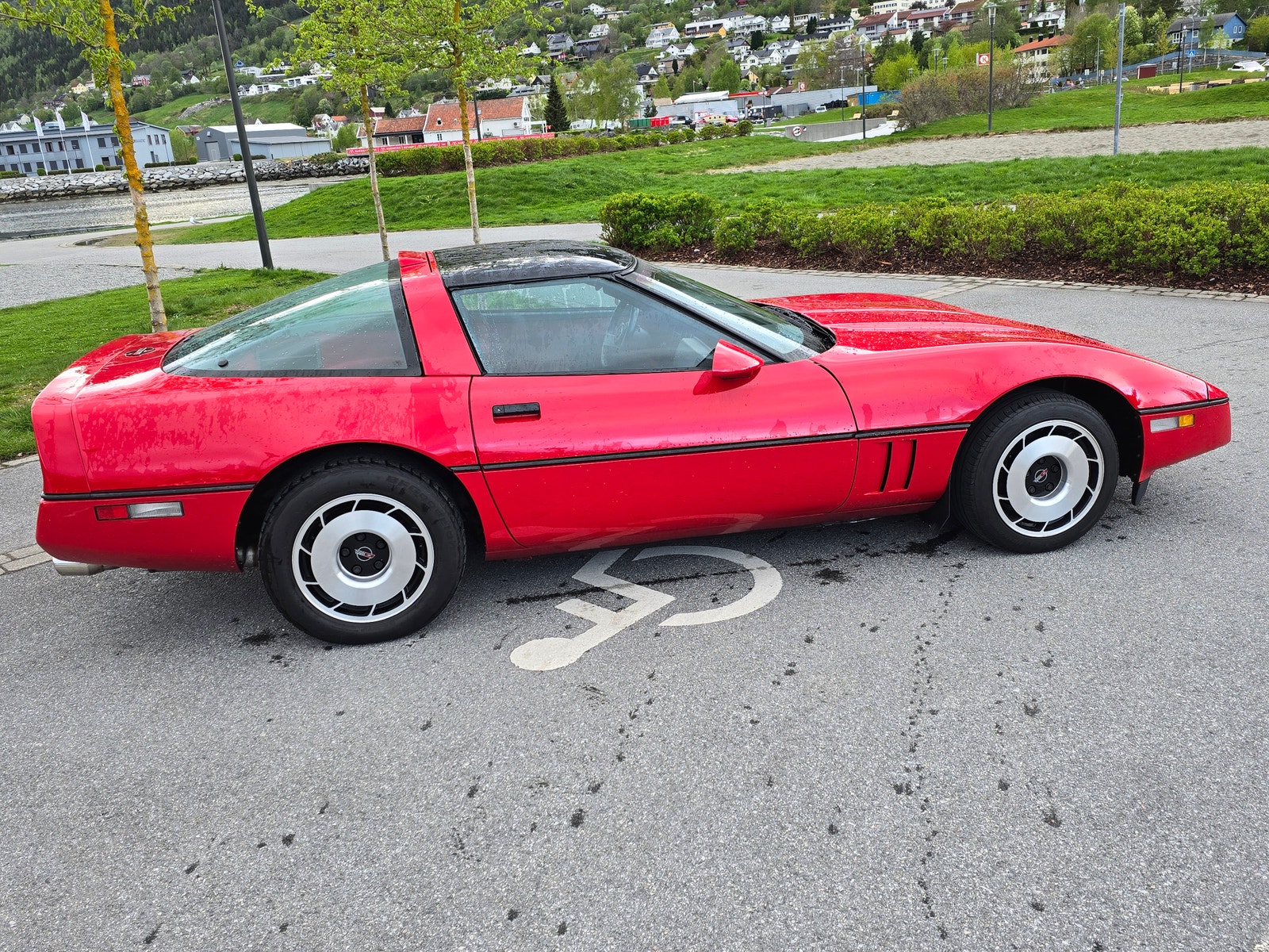 Chevrolet Corvette 5.7 V8 TPI Automatic, 4-trins, 234ps, 1985